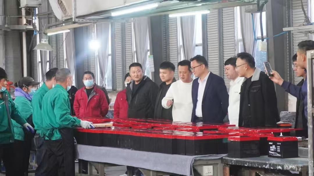 全国代理商齐聚江西春兴，零距离见证高品质铅酸电池诞生！